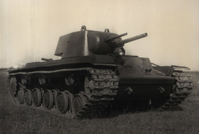 Танк кв-100