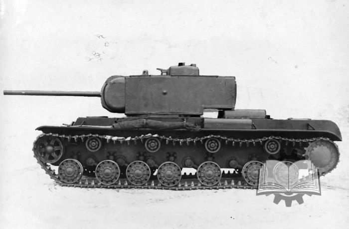 Т-150 танк сбоку