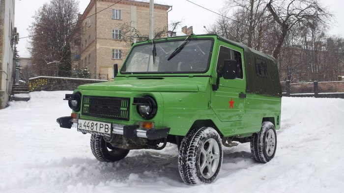 ЛУАЗ-969 под Гелик