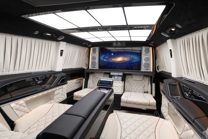 Mercedes v class Maybach 2020