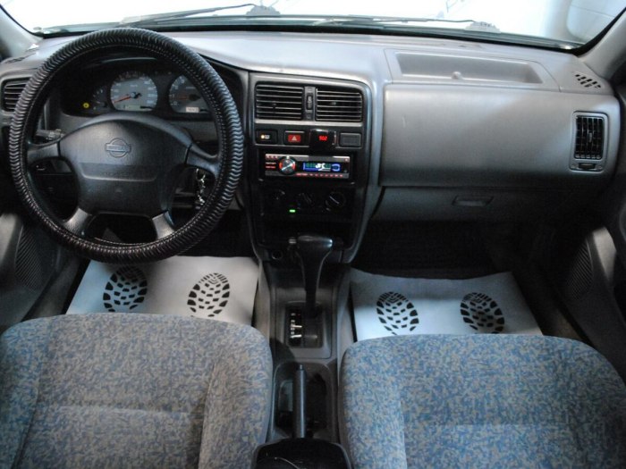 Nissan Almera n15 1998