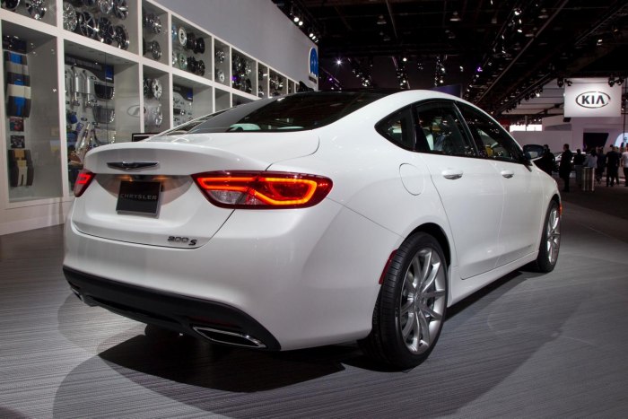 Chrysler 200
