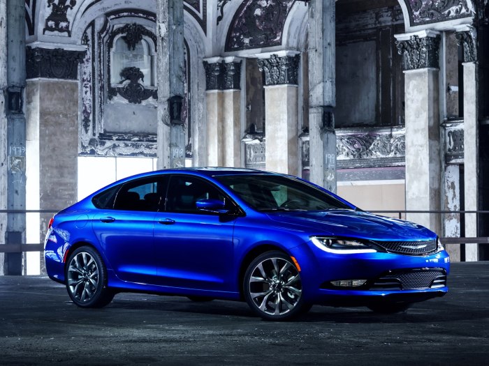 Chrysler 200