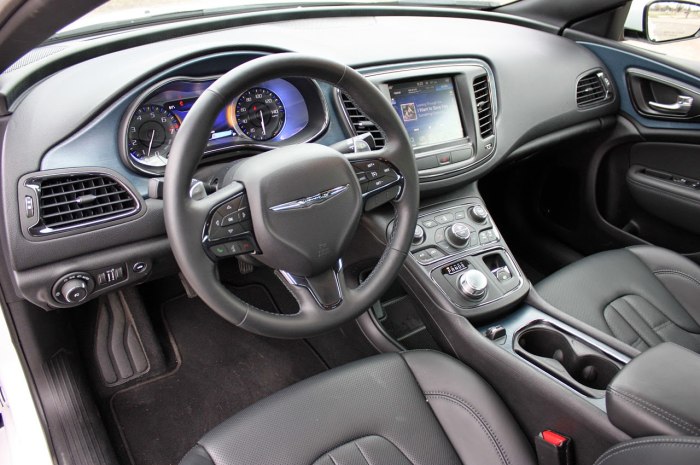 Chrysler 200 Interior