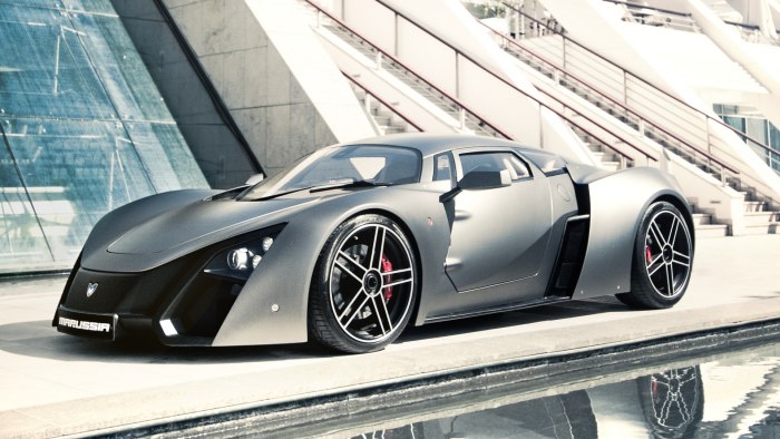 Машина Marussia b2