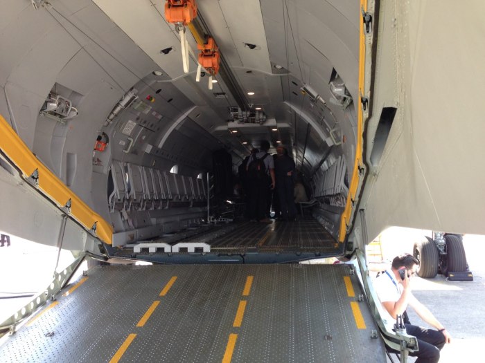 Ил-76 грузовой отсек