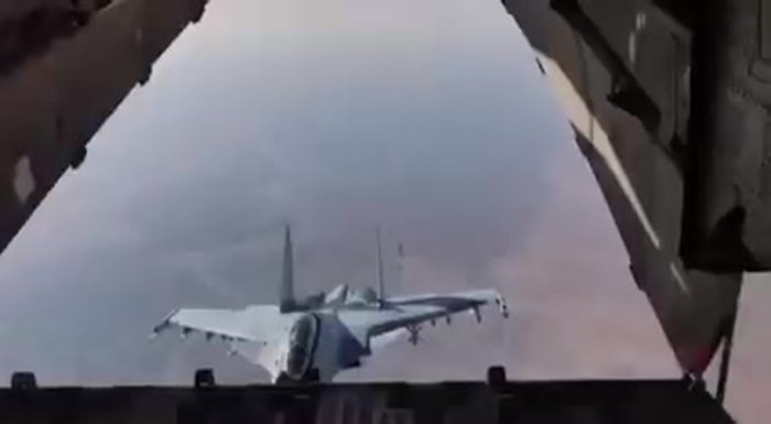 Ил-76 в ну Су 30 см заглянул внутрь транспортника ил 76