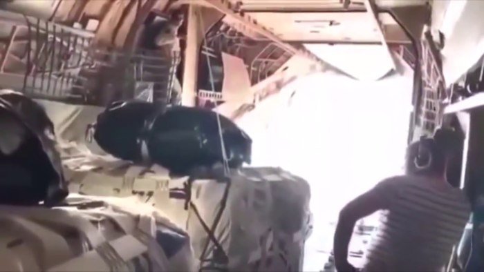 Су-30 заглянул внутрь транспортника