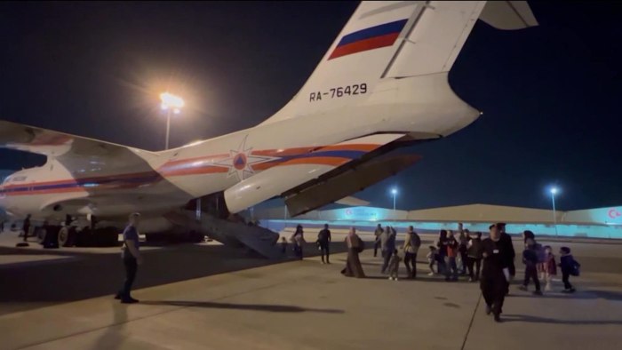 Самолет ил 76 ТД МЧС россиипрители втигиран