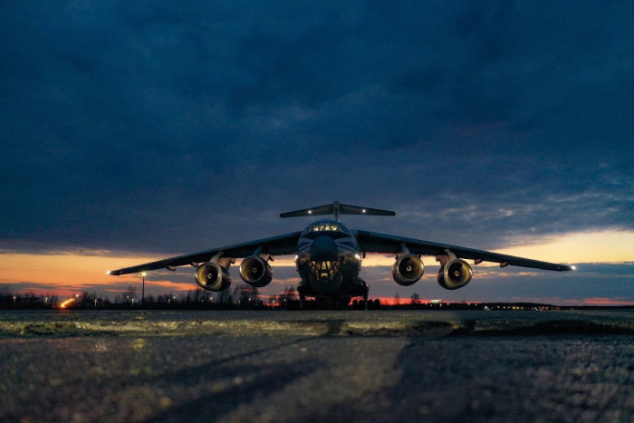 Военный транспортный самолет ил 76