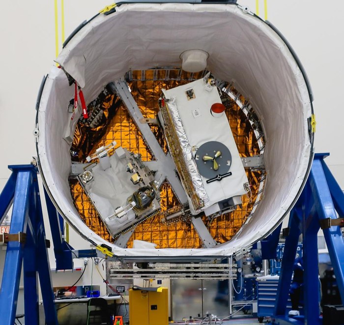 Falcon 9 внутри
