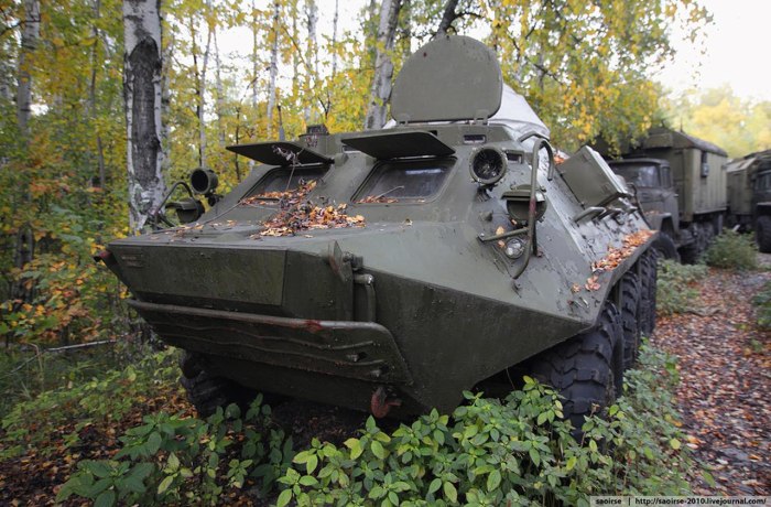 Заброшенная Военная техника в лесах