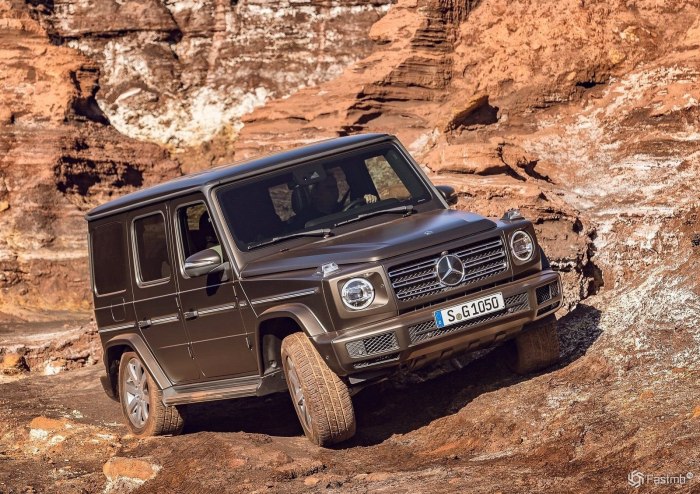 Mercedes-Benz g500 w464