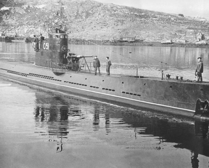 Советская подводная лодка с-51