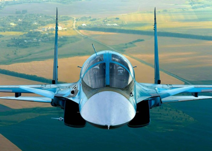 Су-34 бомбардировщик