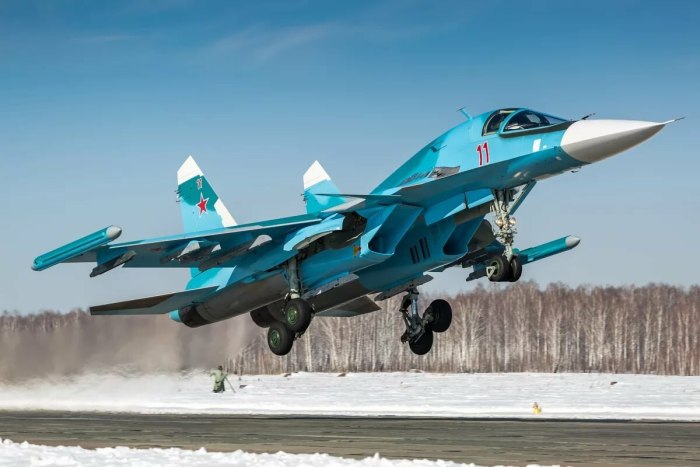 Су-34 бомбардировщик