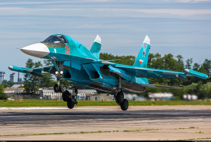 Су-34 бомбардировщик