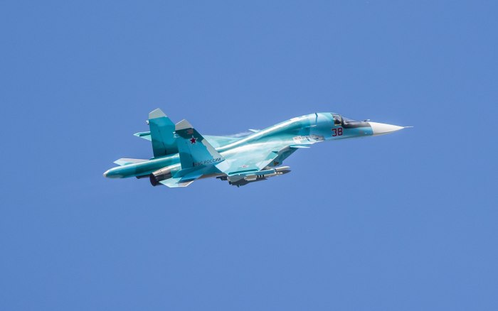 Истребитель-бомбардировщик Су-34