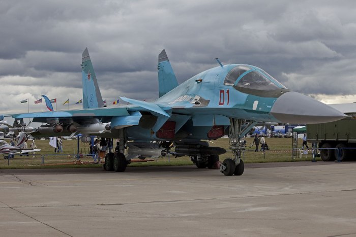 Истребитель-бомбардировщик Су-34
