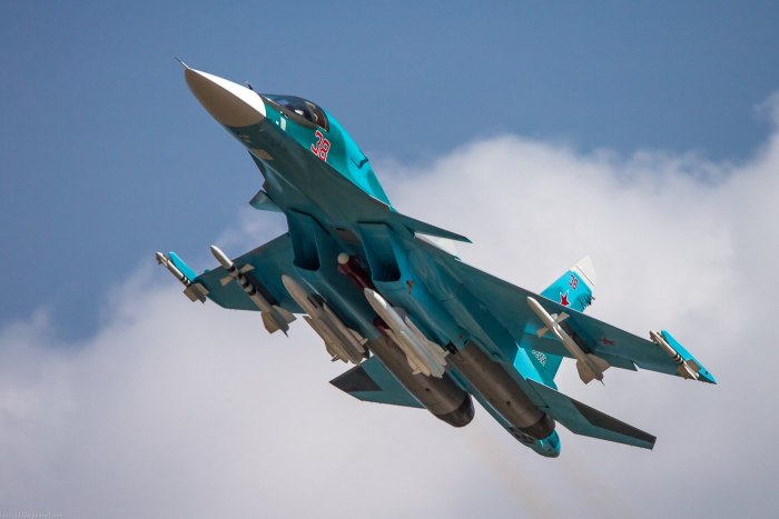 Истребитель-бомбардировщик Су-34