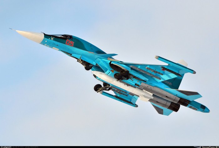 Истребитель-бомбардировщик Су-34