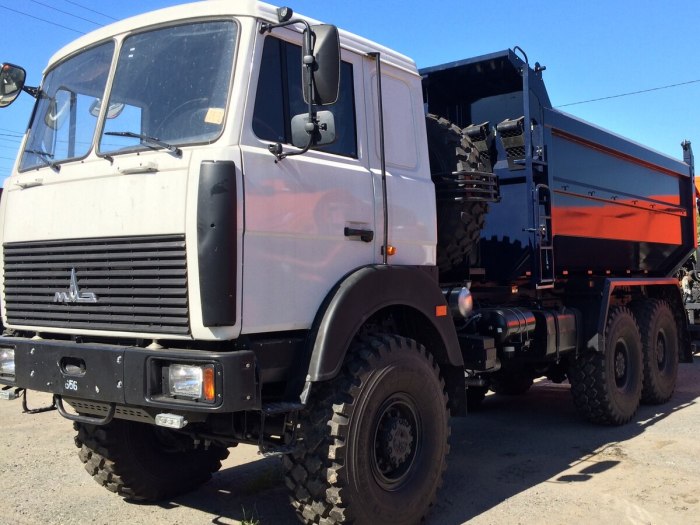 МАЗ 6517 самосвал