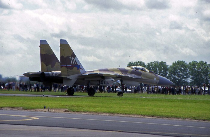 Су-37 борт 711