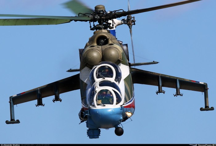 Ми-24 вертолёт спереди