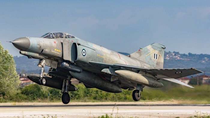 F-4-2000 Phantom II