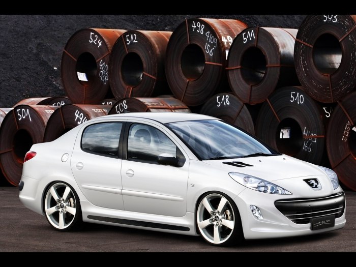 Peugeot 206 седан в обвесе