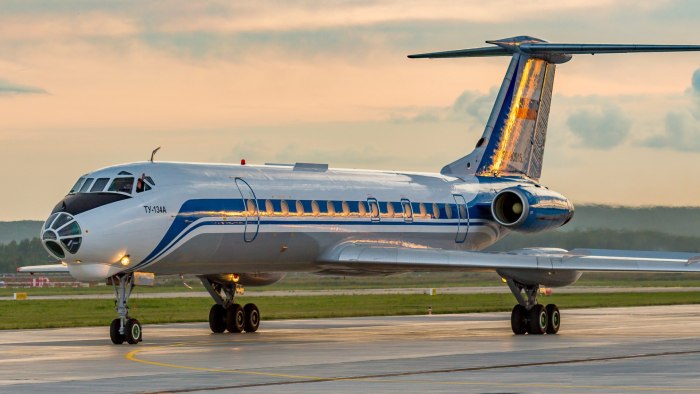 Самолет ту 134