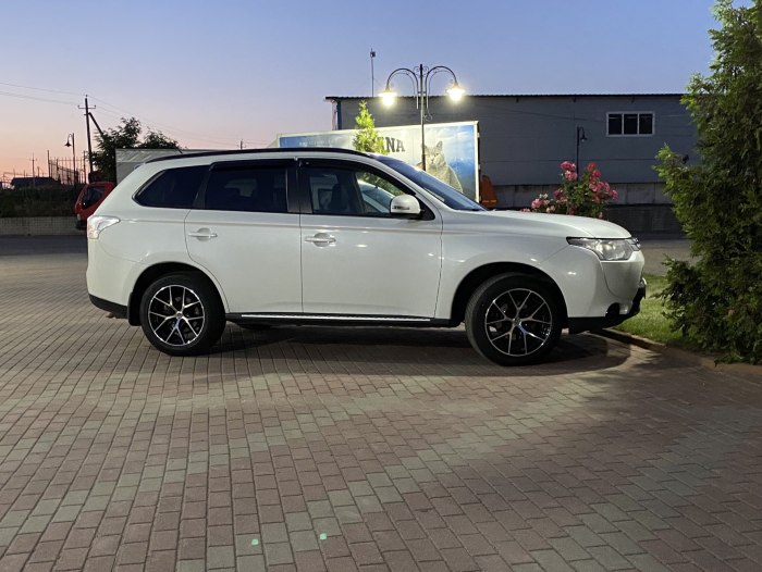 Mitsubishi Outlander 3 диски 17»