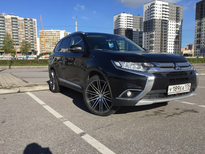 Mitsubishi Outlander на 19 дисках