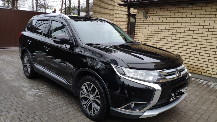Mitsubishi Outlander r20