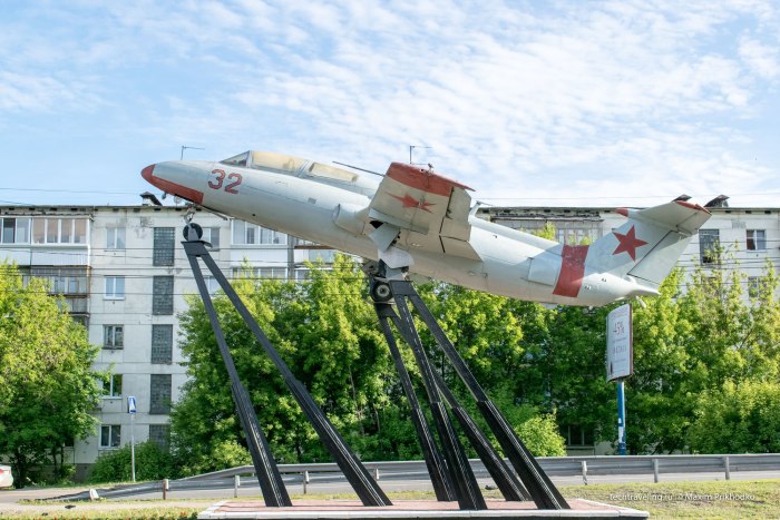 Димитровград памятник самолет
