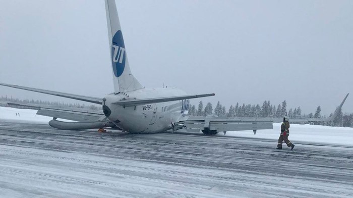 Посадка Боинга 737 без шасси