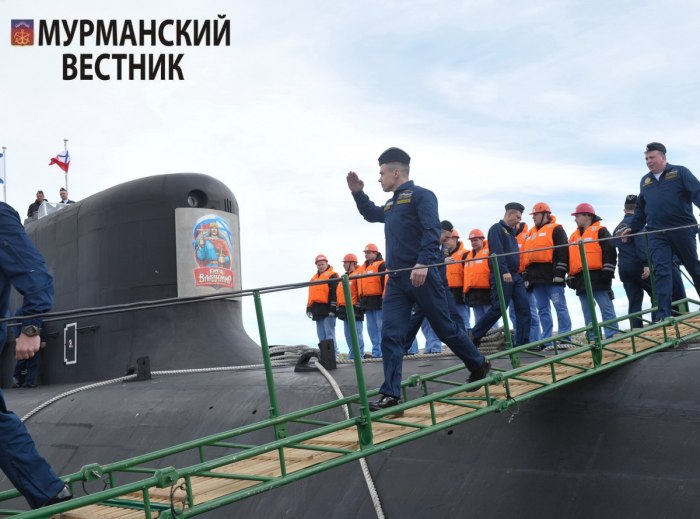 Подводная лодка шла трое суток