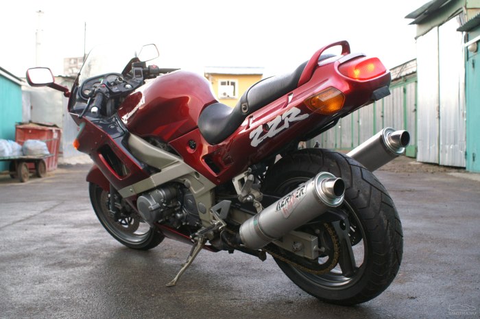 Мотоцикл ZZR 400