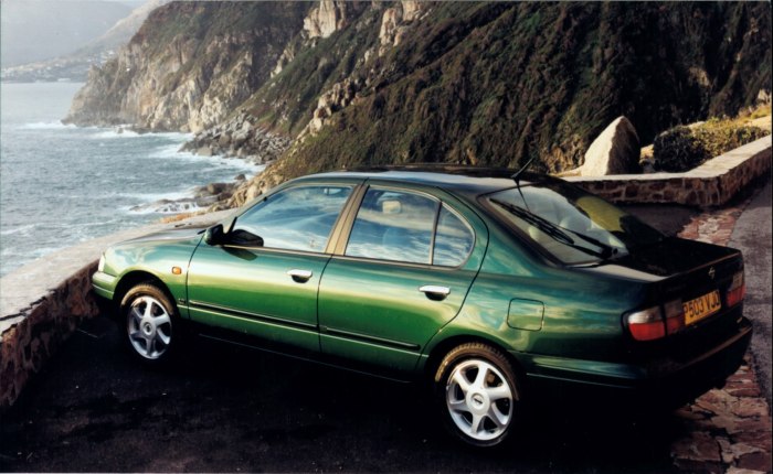 Nissan primera хэтчбек 1996