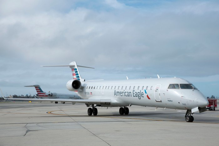 Bombardier crj700