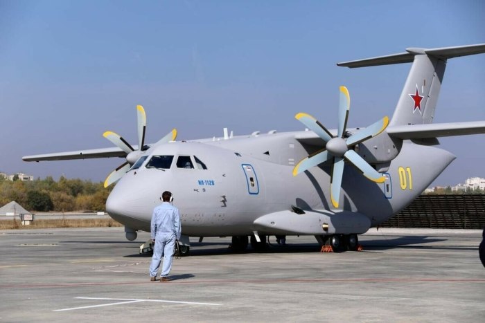 Ил-112в военно-транспортный самолёт