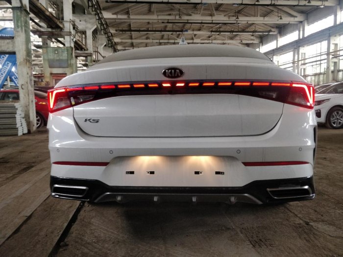 Kia k5 сзади
