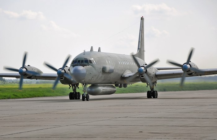 Ил 18 военный разведчик