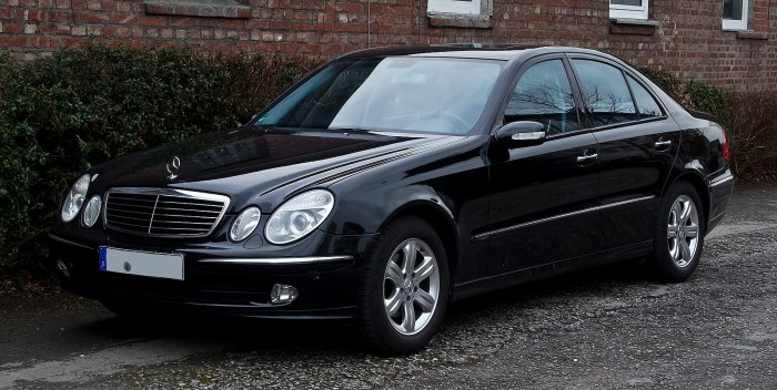 Мерседес e240 w211