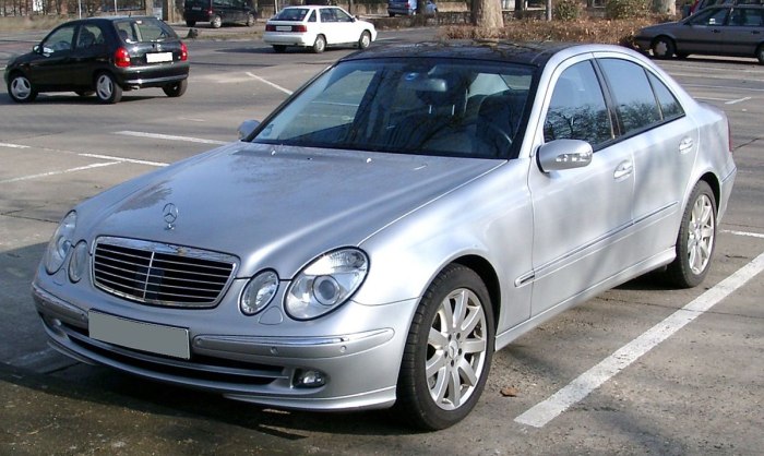 Mercedes Benz e240