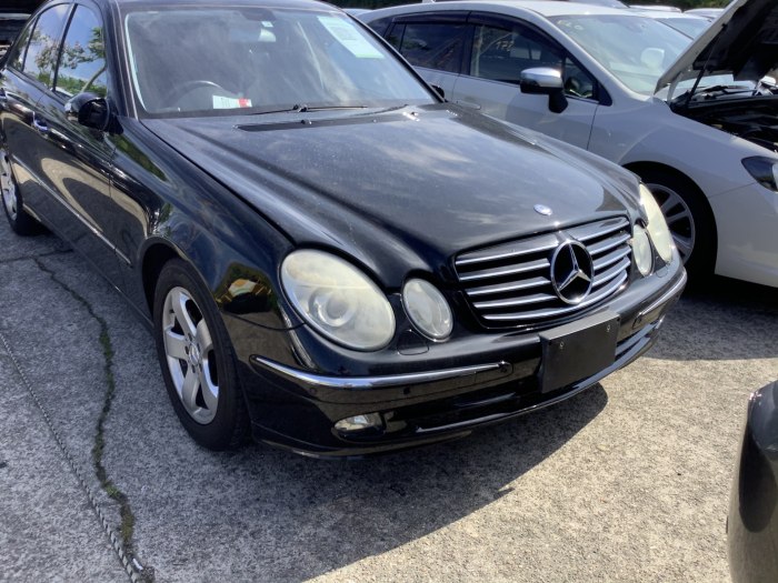 Мерседес e240 w211