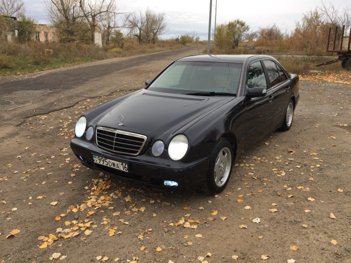 Мерседес е 240 2003