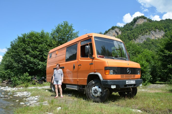 Mercedes-Benz t2