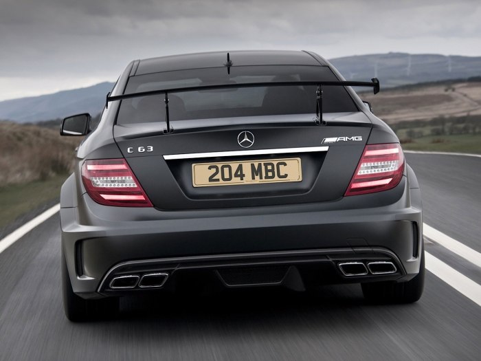 Мерседес c63 AMG сзади