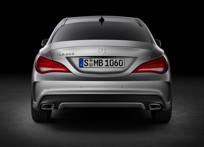 Мерседес CLA зад
